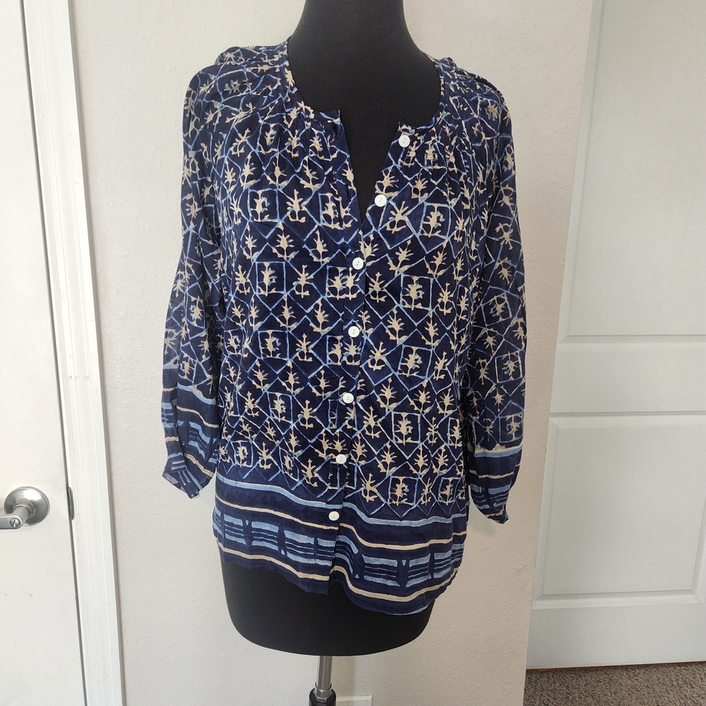 Chic Blue Patterned Blouse - Picture 2 of 9